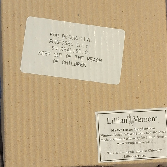 Lillian Vernon Decorative 12 piece Easter Eggs Scatters with Box - Picture 3 of 7